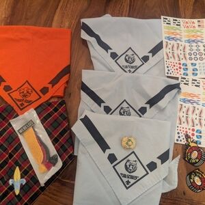 Cub Scout Neckerchiefs and Patches Set